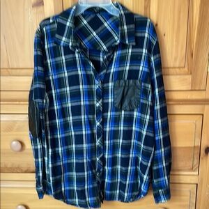 EUC Forever 21 Plaid flannel Button-Up Shirtw faux leather pocket/ elbow patches